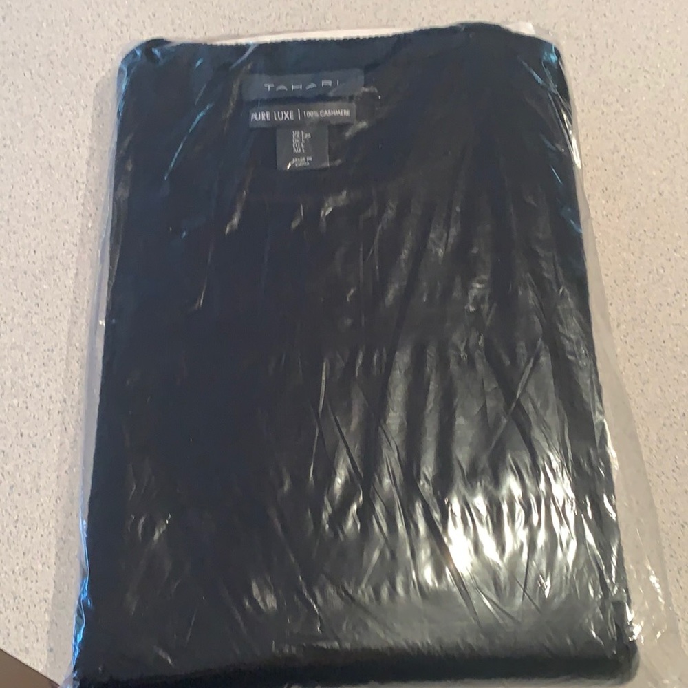 long sleeved 100% cashmere sweater dry cleaned